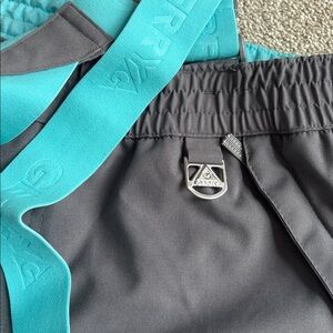 Gerry Gray Ski Pants with Teal Highlights. Like New. Size 14-16.